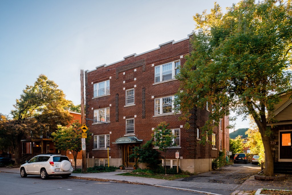 This is a photo of 298 Arlington Avenue